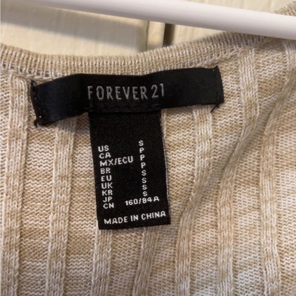 Color tan - Picture 3 of 3